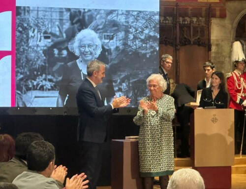 La presidenta d’Oncolliga recull la Medalla d’Honor de Barcelona per la seva “destacada trajectòria en el voluntariat social”